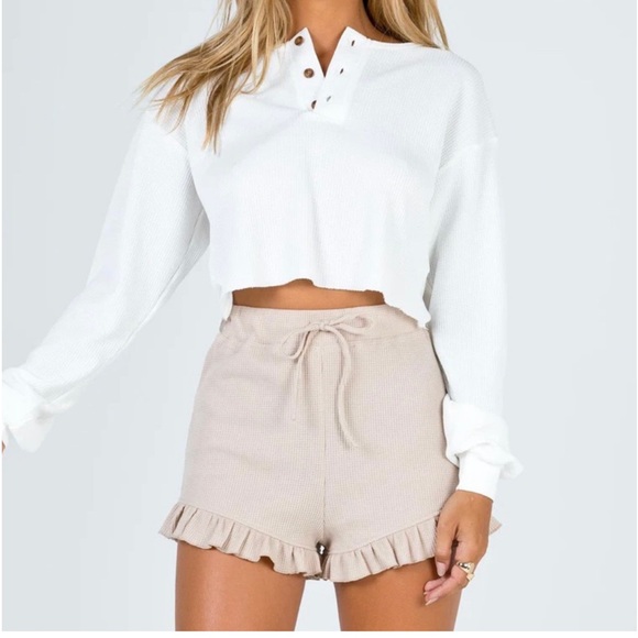 🟣 BOGO! Princess Polly Ruffle Short w/ Drawstring - Picture 3 of 10